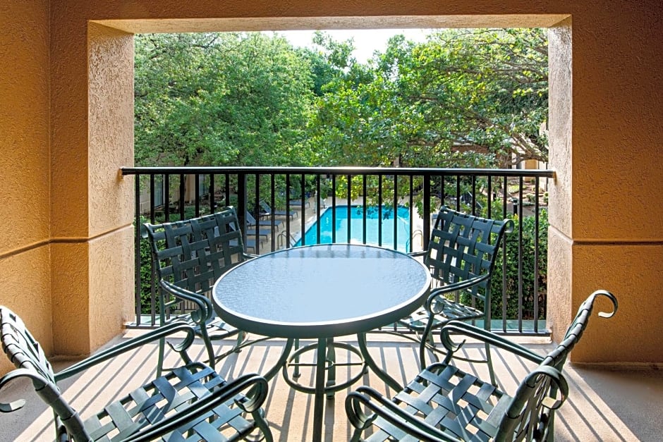 Courtyard Plano